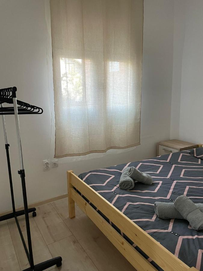 Apartmani Marija Zemun Zemun Polje ภายนอก รูปภาพ