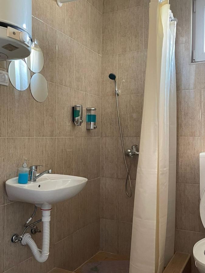 Apartmani Marija Zemun Zemun Polje ภายนอก รูปภาพ