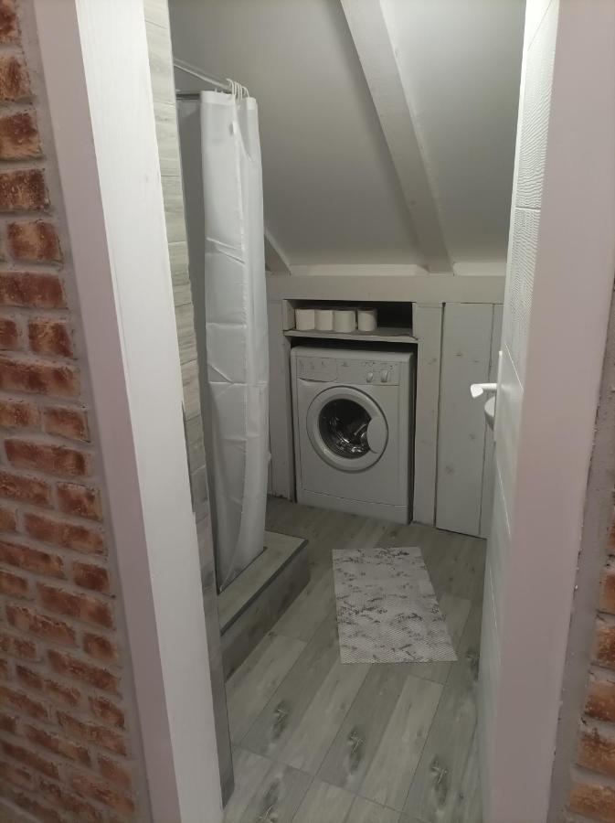 Apartmani Marija Zemun Zemun Polje ภายนอก รูปภาพ