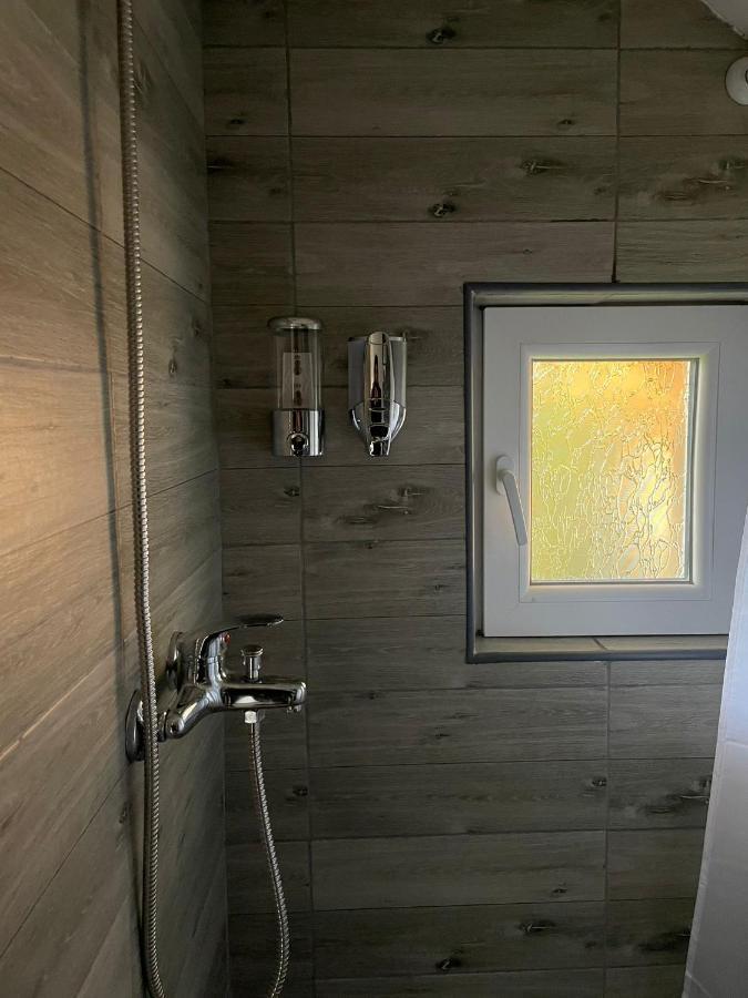 Apartmani Marija Zemun Zemun Polje ภายนอก รูปภาพ