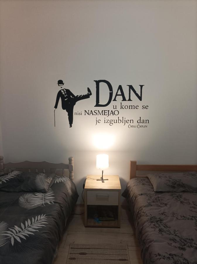 Apartmani Marija Zemun Zemun Polje ภายนอก รูปภาพ