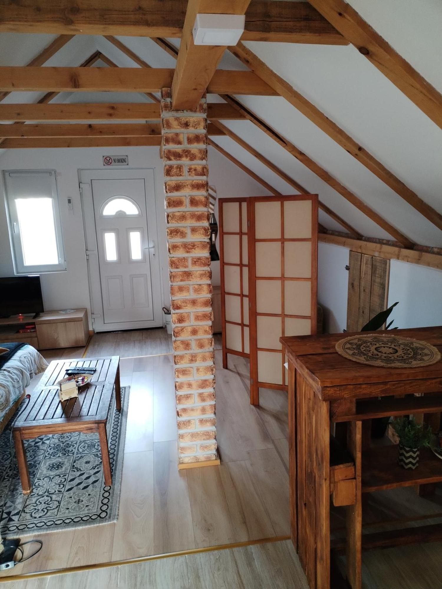 Apartmani Marija Zemun Zemun Polje ภายนอก รูปภาพ